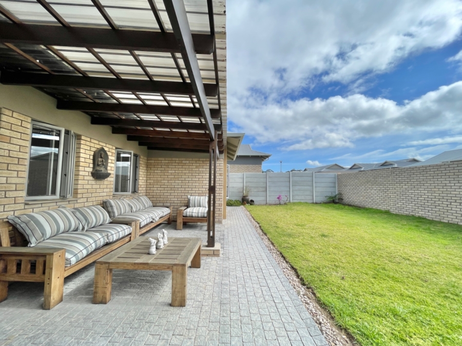 3 Bedroom Property for Sale in Mooikloof Country Estate Western Cape